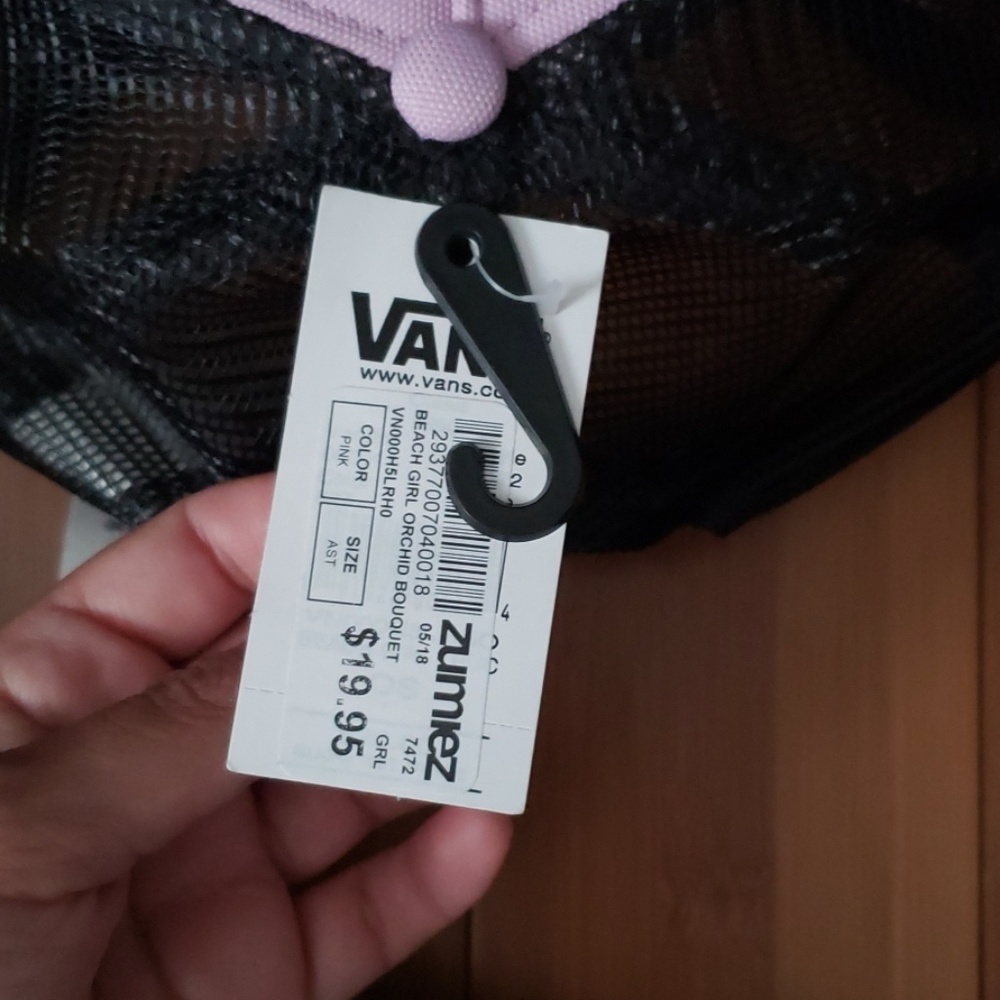 Nwt Soft pink vans hat - Picture 3 of 3